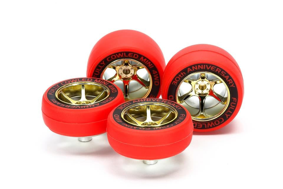 Tamiya 95665 Red Slick Tires & Gold Color Plated Wheels